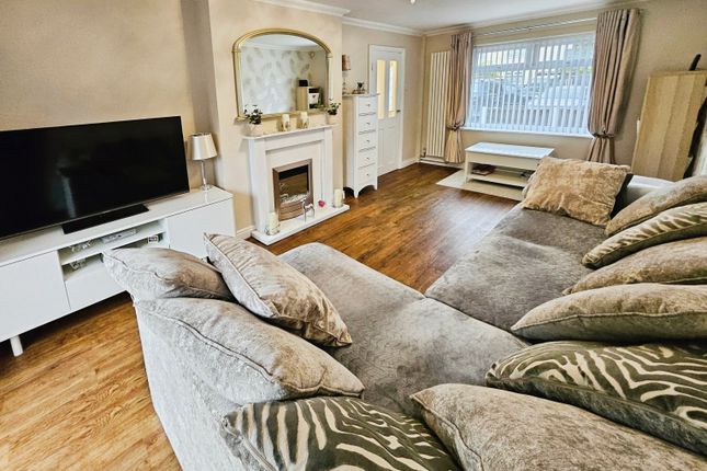 St. Oswalds Lane, Netherton photo 4