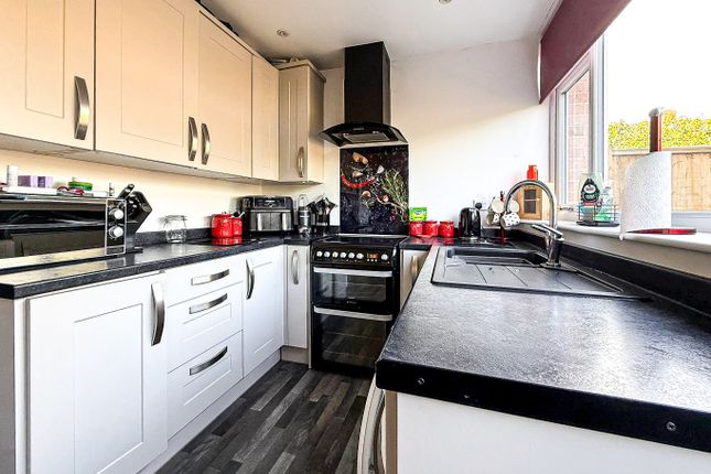 11 Crosswell Close, North Petherton, Somerset photo 3