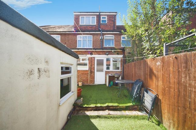 237, Bury Street, Edmonton photo 3