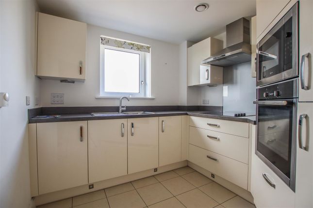 43 Edward House, Pegs Lane, Hertford photo 4