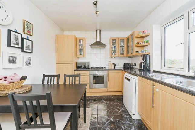 Flat for sale in Staines Road, Twickenham
