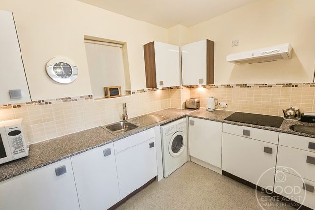 28, Oakmere, Spath Lane, Wilmslow photo 2