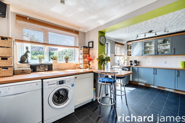 47, Longleaze, Royal Wootton Bassett photo 4