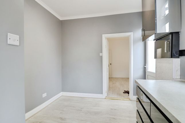 61, Colchester Road, Southend-on-sea photo 4
