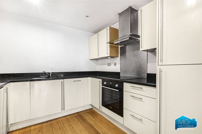 Flat to rent in Roden Court, 115 Hornsey Lane, Highgate
