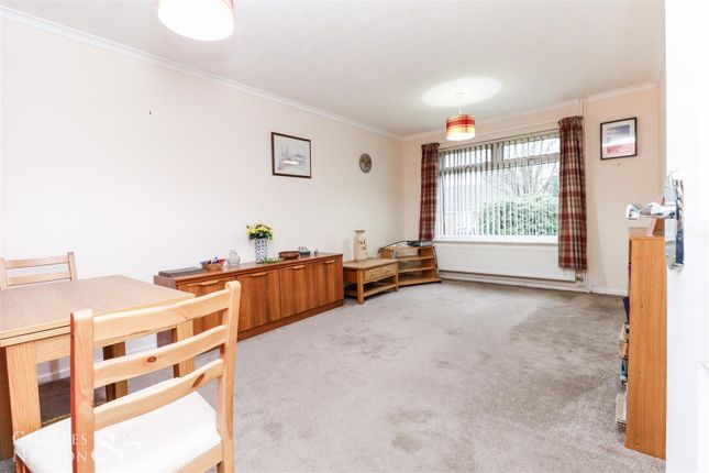 16, Summerfields Way, Ilkeston photo 4