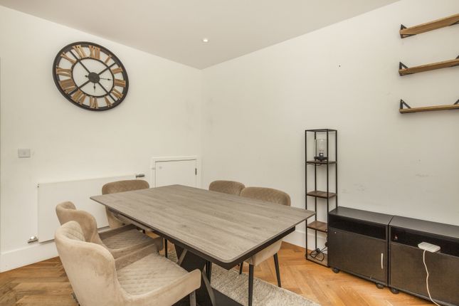 9a, Ravensdale Gardens, London photo 3