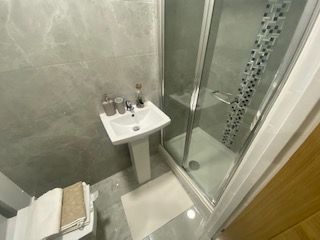 Room 2, 156 Terry Road, Coventry photo 5