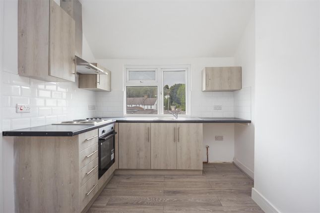 Flat to rent in Brighton Road, Coulsdon