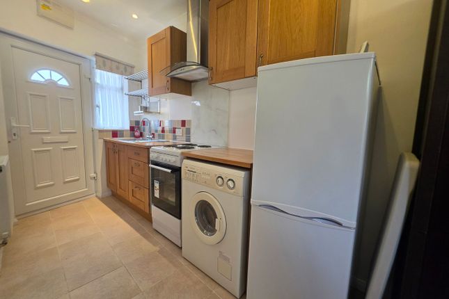 64, Sunley Gardens, Greenford photo 2