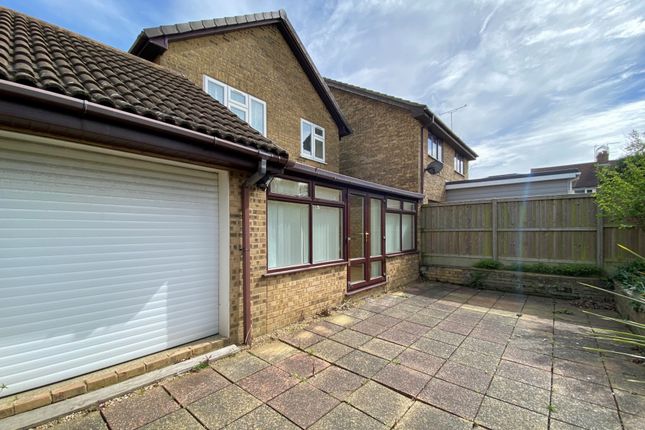 Link-detached house for sale in Tormore Park, Deal