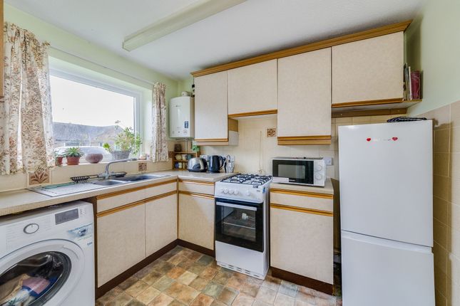 14 Manor Court, Abingdon photo 3
