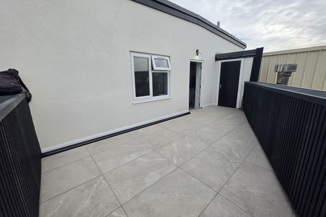 175C Dudley Port, Tipton photo 3