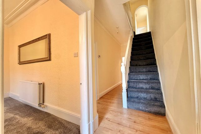 6, Montrose Avenue, Manchester photo 4