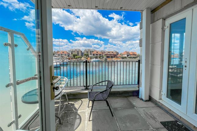 Flat 3 Pacific Heights North, 17 Golden Gate Way, Eastbourne photo 2