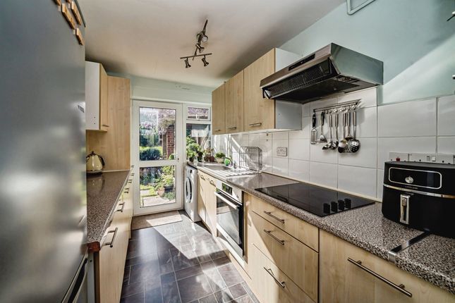 311, Long Furlong Drive, Slough photo 2