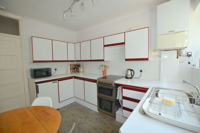 1A, Nugents Court, Hatch End photo 4
