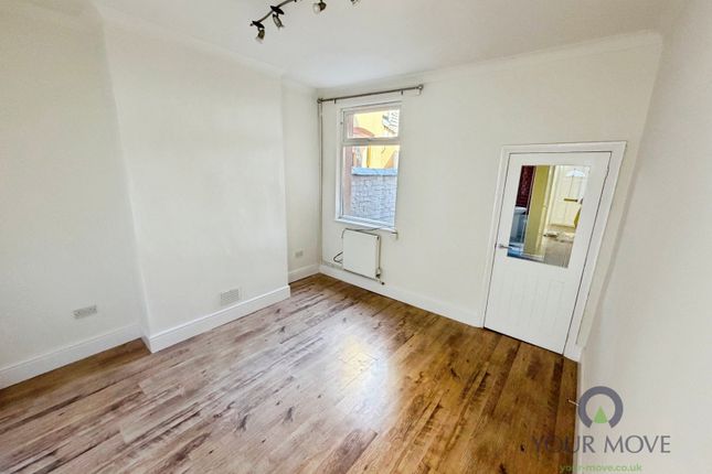 53, Pinnox Street, Tunstall, Staffordshire photo 3