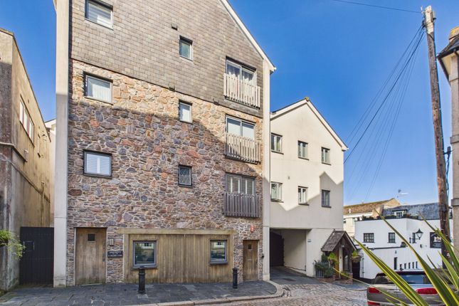 3 Bedroom Flat in PL1 2BD