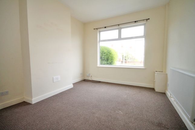 Unknown, Grimsby photo 2