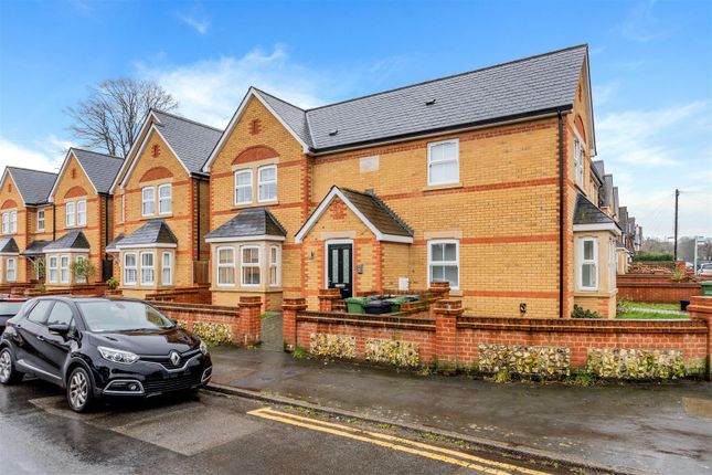 Flat for sale in 58 Albury Road, Merstham, Redhill