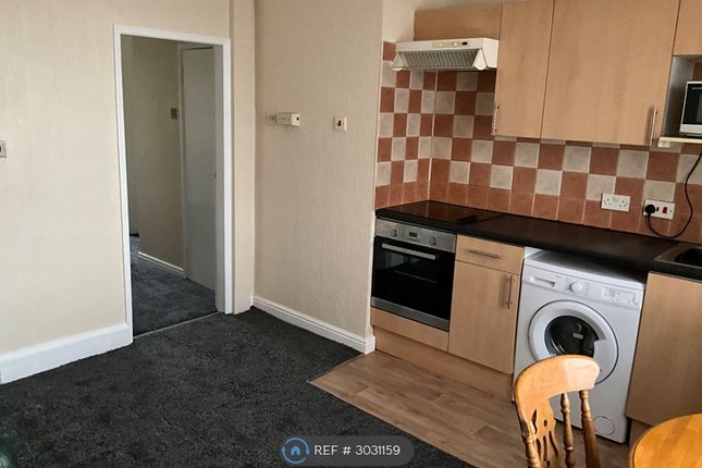 Flat, Sheffield Road, Barnsley photo 5