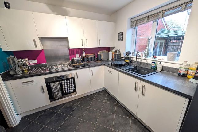 33, Meadow Brown Close, Thornbury photo 5