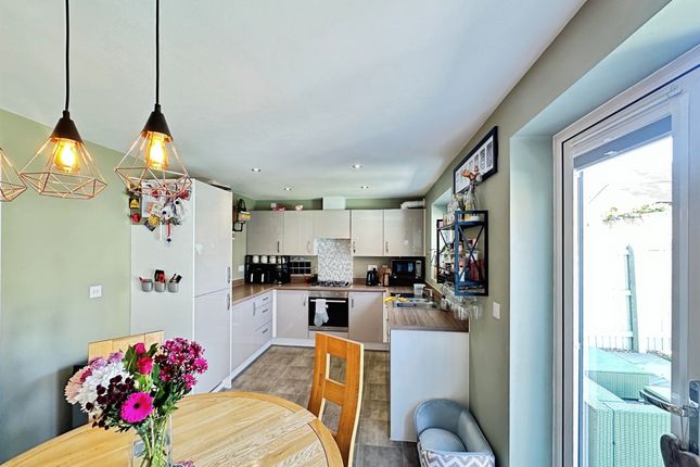 23, Piggott Avenue, Nottingham photo 4