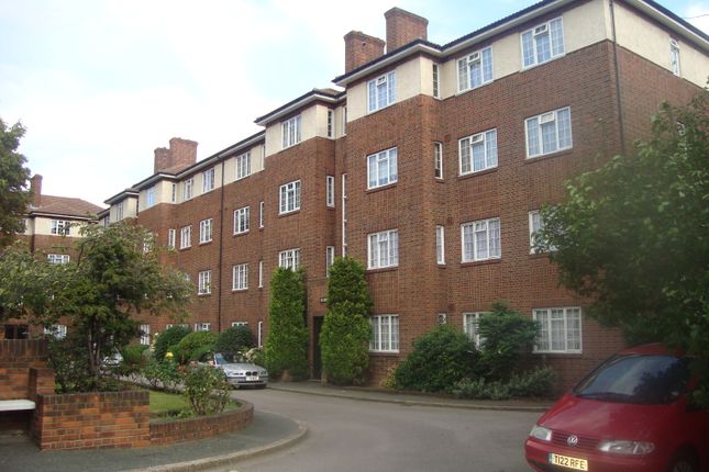 Parking/garage to let in Brent Street, Hendon