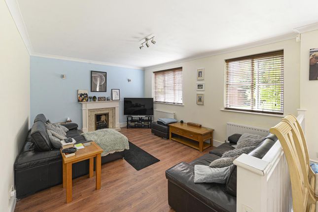 11, Admiral Way, Kings Hill photo 4