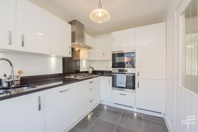 Farm Croft Drive, Warrington photo 3