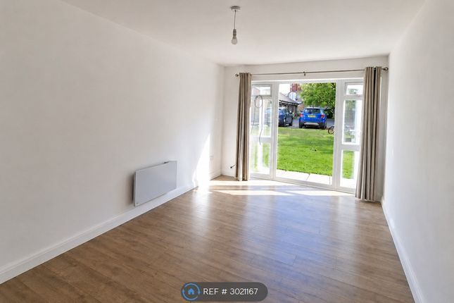 Harewood Court, College Avenue, Harrow photo 2