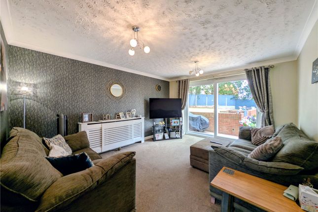 44, Queen Elizabeth Road, Worcestershire photo 3
