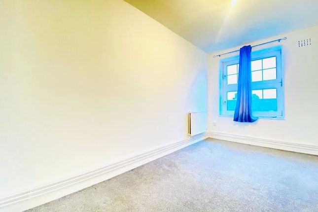 Flat to rent in Norden House, Bethnal Green