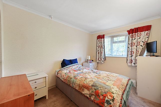 Bladon Gardens, Harrow photo 2