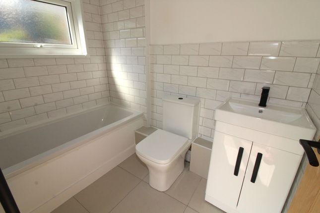 29 Lewis Street, Pentre photo 4