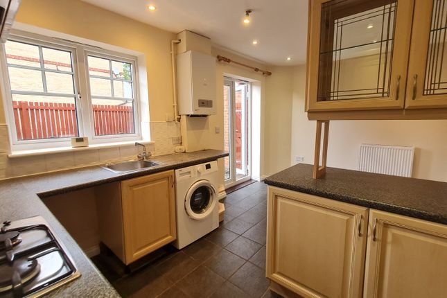 6, Mill Chase Close, West Yorkshire photo 4