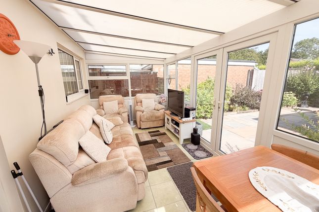 30, Byatts Grove, Stoke-on-Trent photo 4