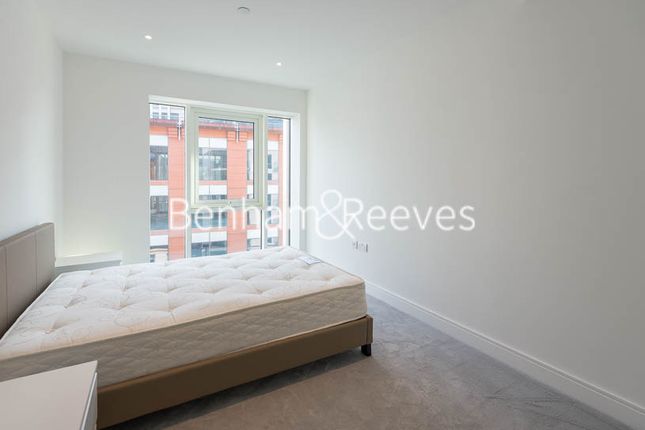 Flat to rent in Fulham Reach, Hammersmith
