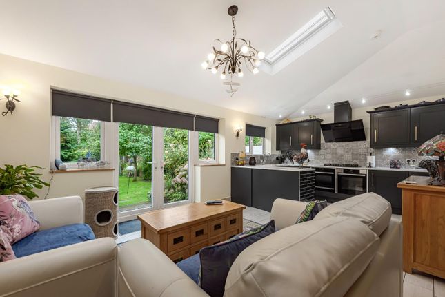 15, Crawshaw Grove, Sheffield photo 4