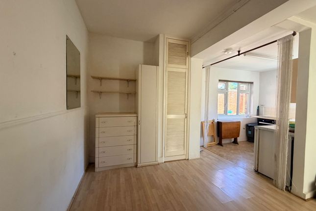 Flat 3, 29 Castle Road, Whitstable photo 2