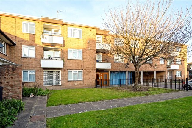 Flat 3,, Bedser Court, London photo 4