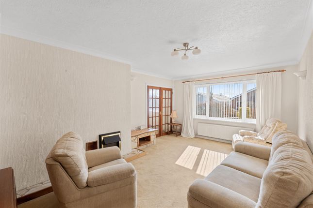 23, Silver Close, Swansea photo 2