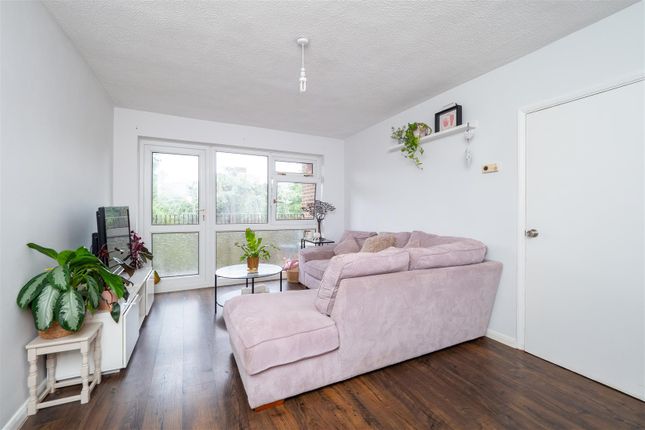 Thumbnail Flat for sale in Westmoreland Drive, Sutton