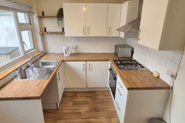Flat 1, 6 All Saints Road, Scarborough photo 3