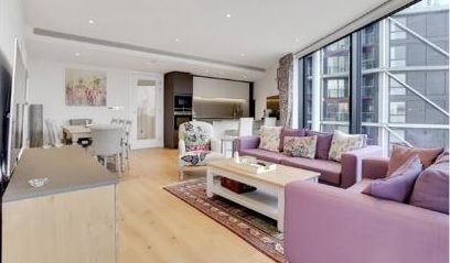 Flat for sale in Vauxhall, London