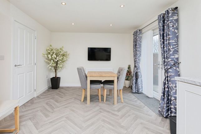 6, Poppy Drive, Scarborough photo 4