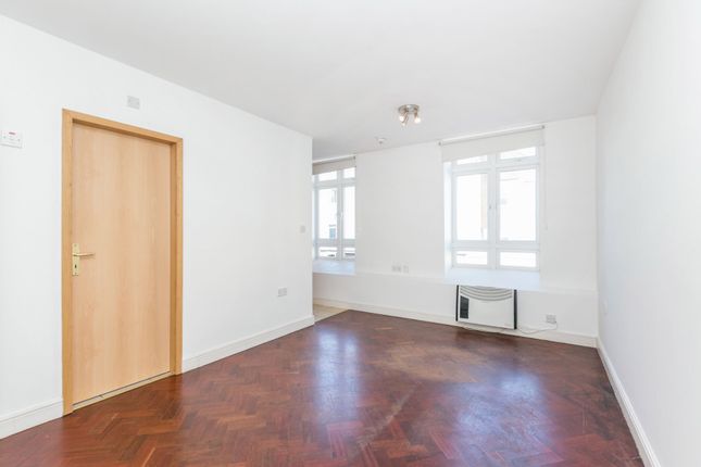 Flat 3, 1 Islip Street, London photo 4