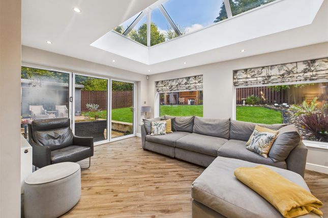 4, Highdale Fold, Dronfield photo 2
