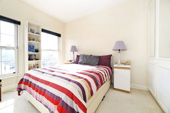 Flat to rent in William Square, London